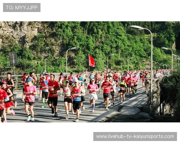 胡志明市马拉松：本地跑者夺冠，赛事精彩纷呈！，鸟瞰胡志明市
